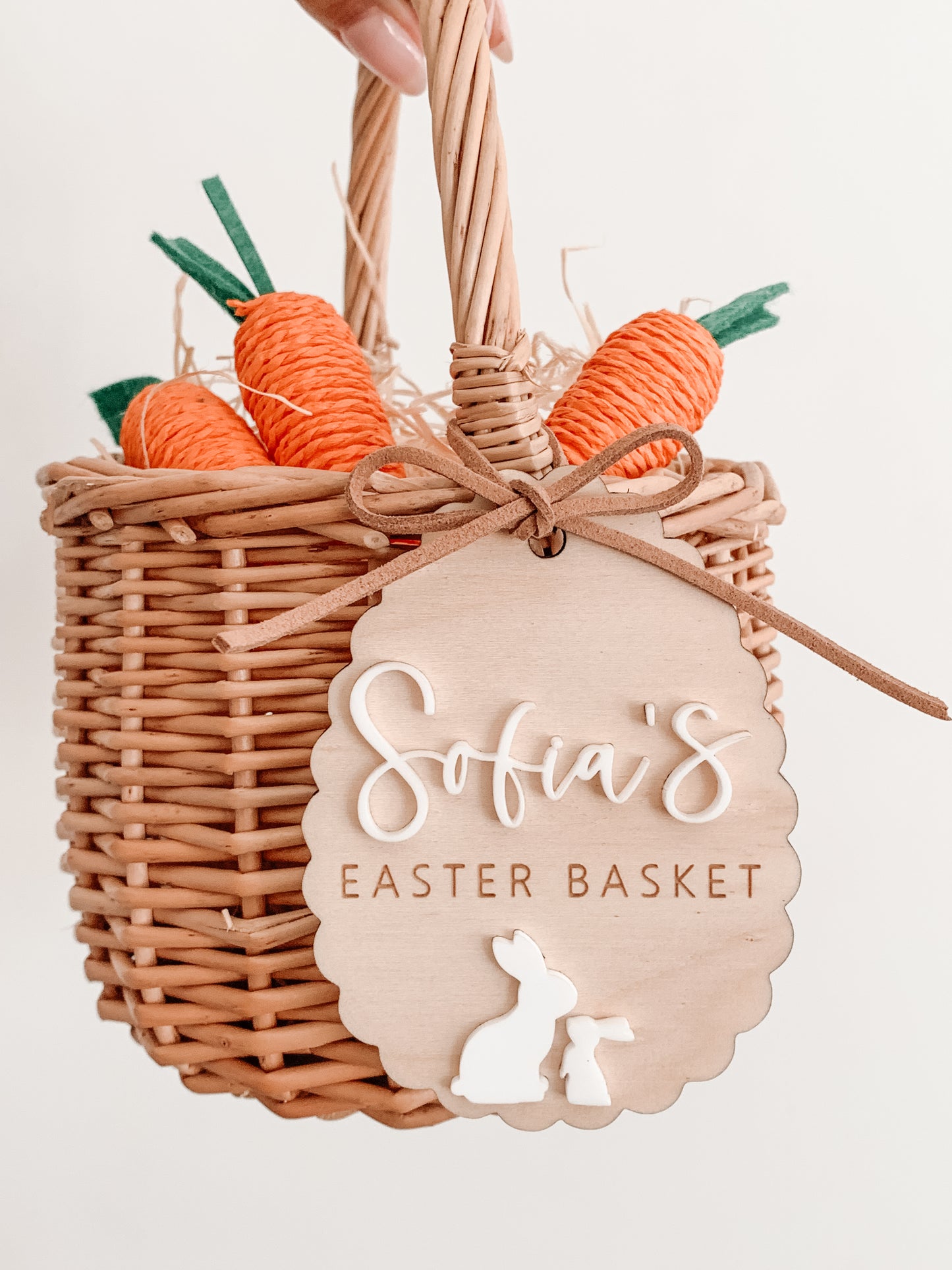 Scalloped basket tag
